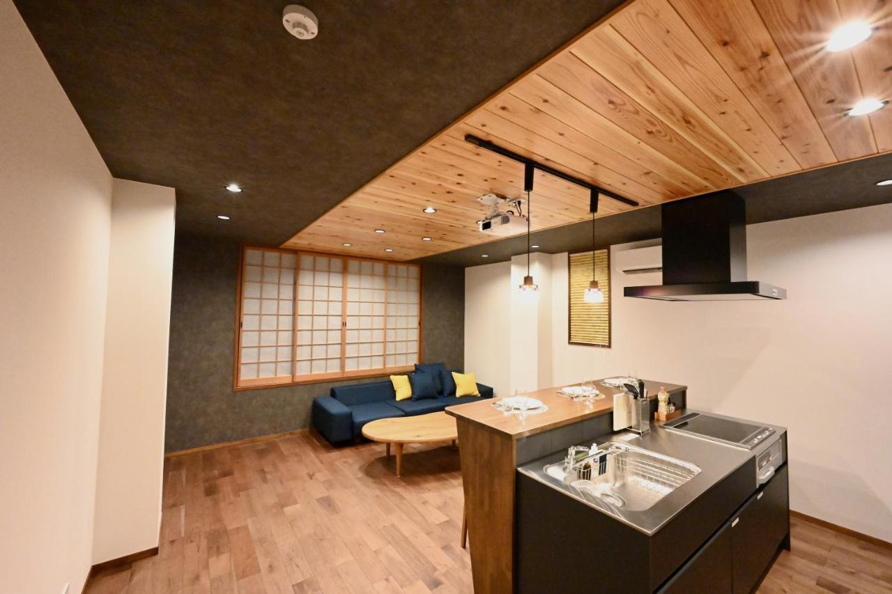 Manabi-Stay Takayama Sakura 提携駐車場利用可 古い町並みまで徒歩1分 最大9名宿泊可能な一等地で人工温泉を楽しむ Ngoại thất bức ảnh